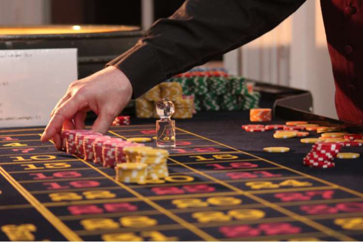 the risks of progressive betting in roulette