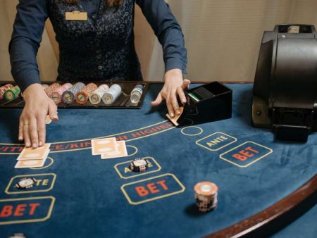Mini Baccarat vs. Standard Baccarat