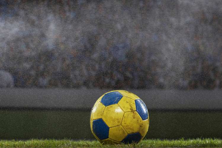 the role of weather in outdoor sports betting