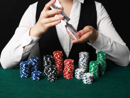 Tips for Playing Baccarat at Online Casinos