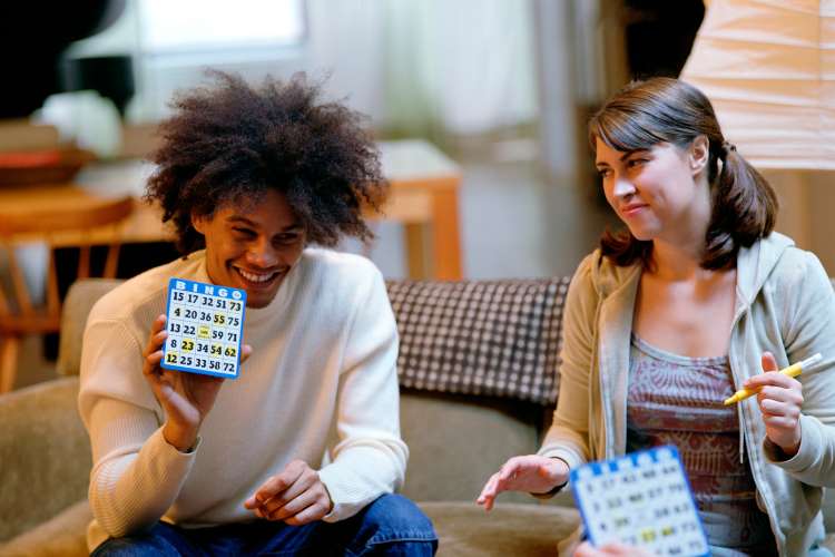 the difference between online and offline bingo
