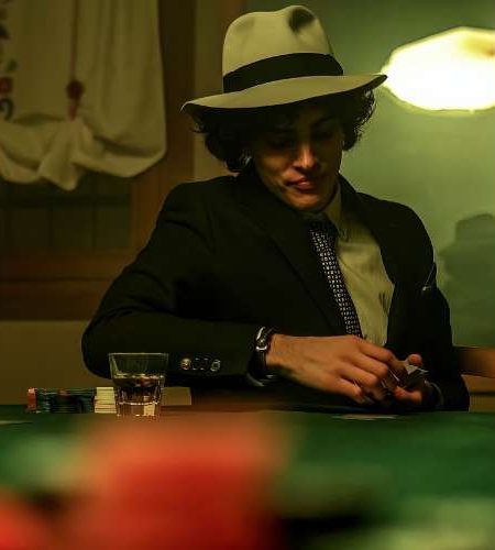 How to Play Blackjack with Friends at Home