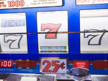 How Casino Loyalty Programs Benefit Slot Players