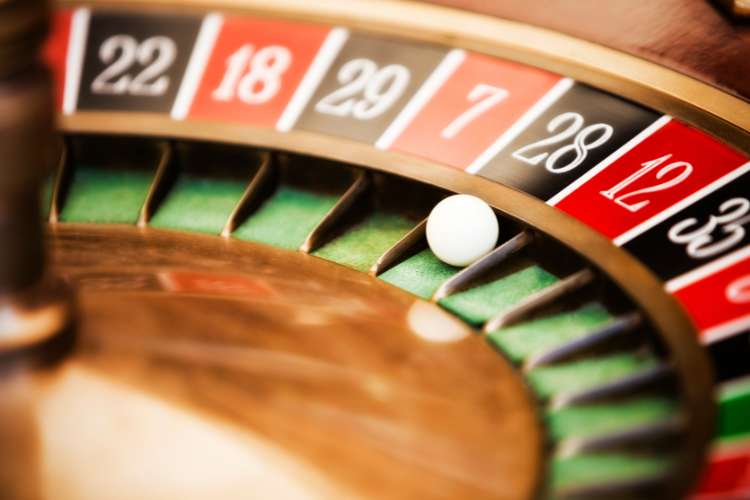 identifying hot and cold numbers in roulette