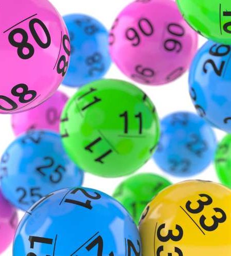 The Role of Moderators in Online Bingo Games