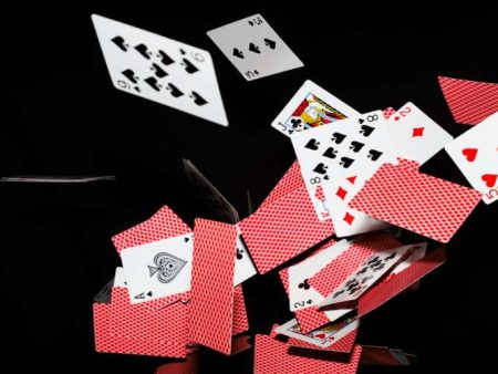 Pros and Cons of the Martingale Strategy in Baccarat