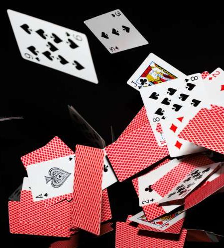 Pros and Cons of the Martingale Strategy in Baccarat
