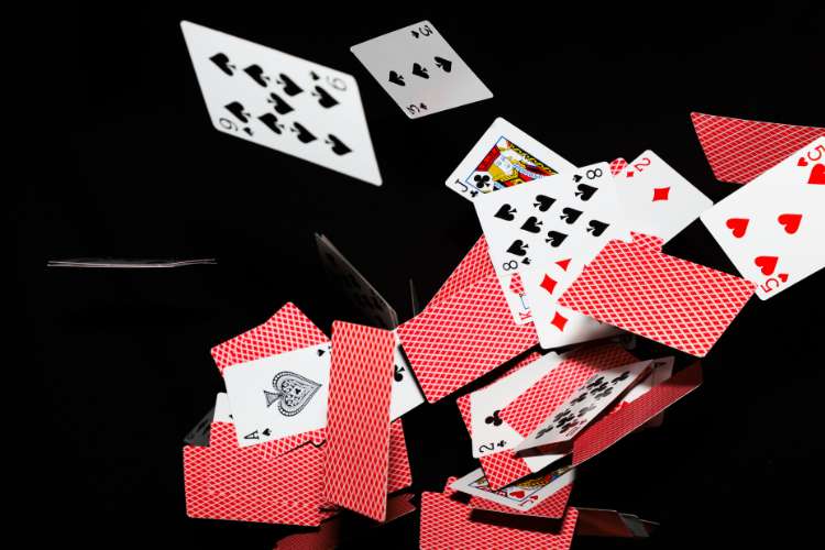 pros and cons of the martingale strategy in baccarat